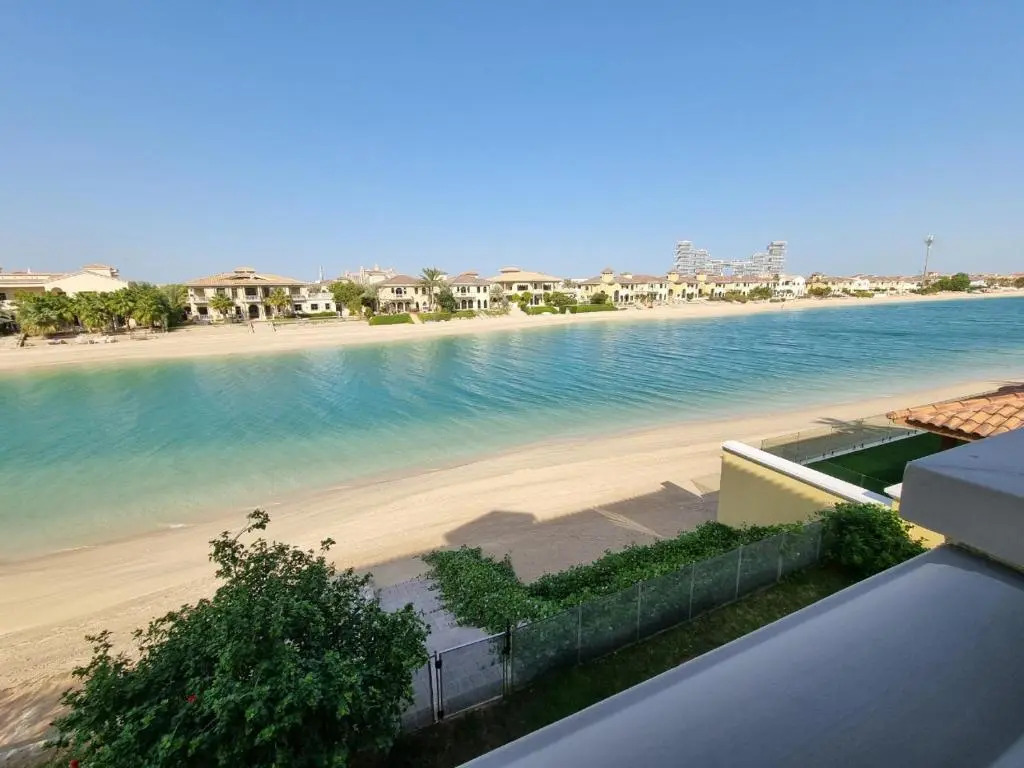 Palm Jumeirah Stunning 4BHK Villa