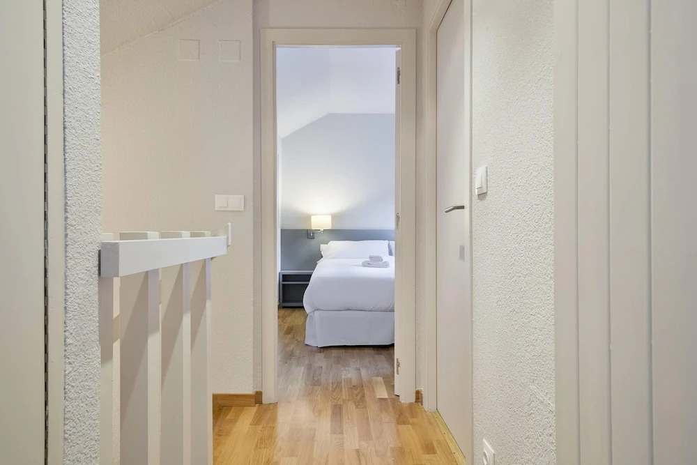 Luderna - Dúplex con Terraza Gireta Saumet 8A