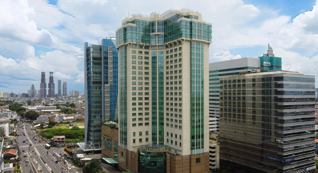 Menara Peninsula Hotel