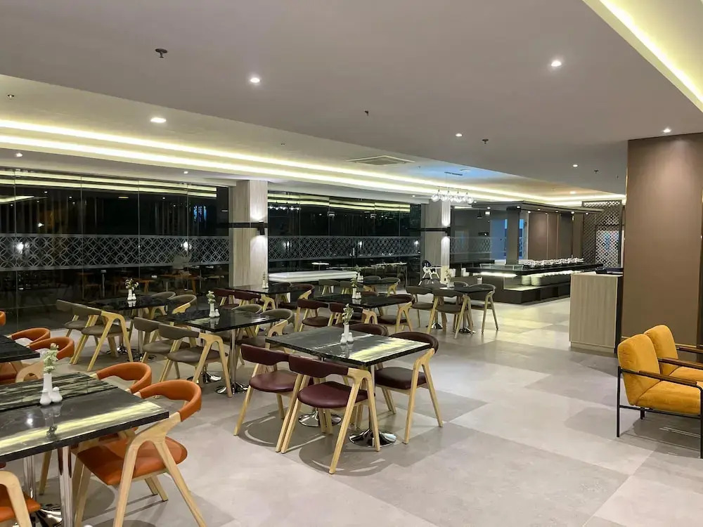 LYNN Hotel Tuban