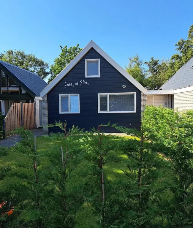 Comfortable and Modern Furnished Holiday Home, Sleeps 6, Wifi on Quiet Holiday Park Close to Beach, Woods and Dunes