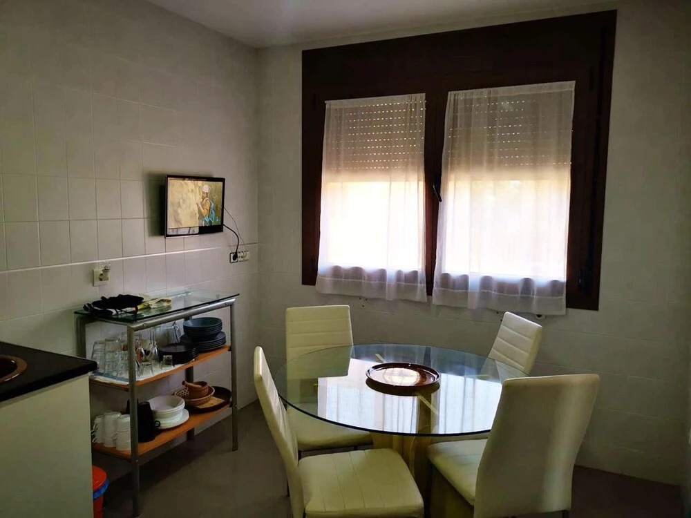 House With 3 Bedrooms in Carracedelo, With Enclosed Garden and Wifi