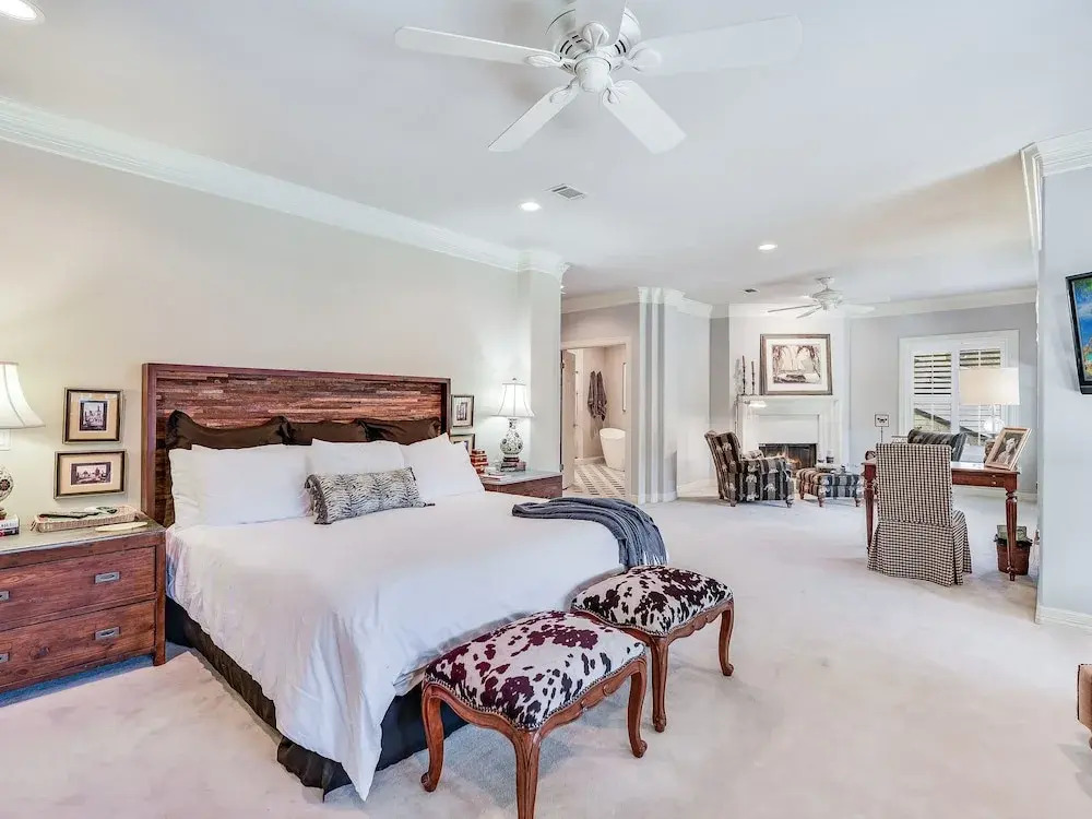 The Arrive Epic Estate On Lake Austin 5 Bedroom Estate