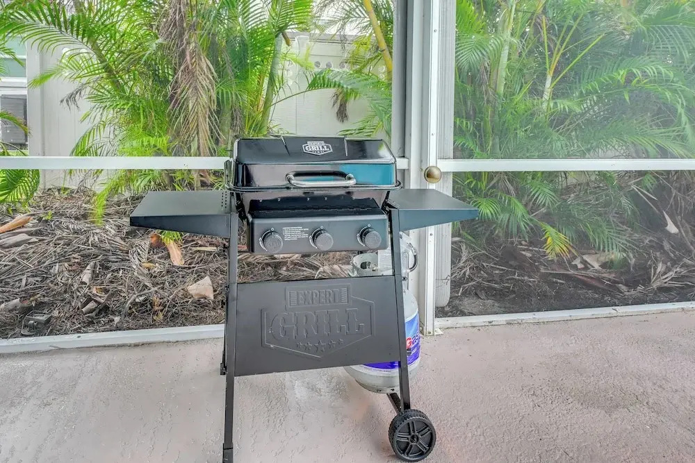 Florida Gulf Coast Getaway: Pool + Screened Lanai!