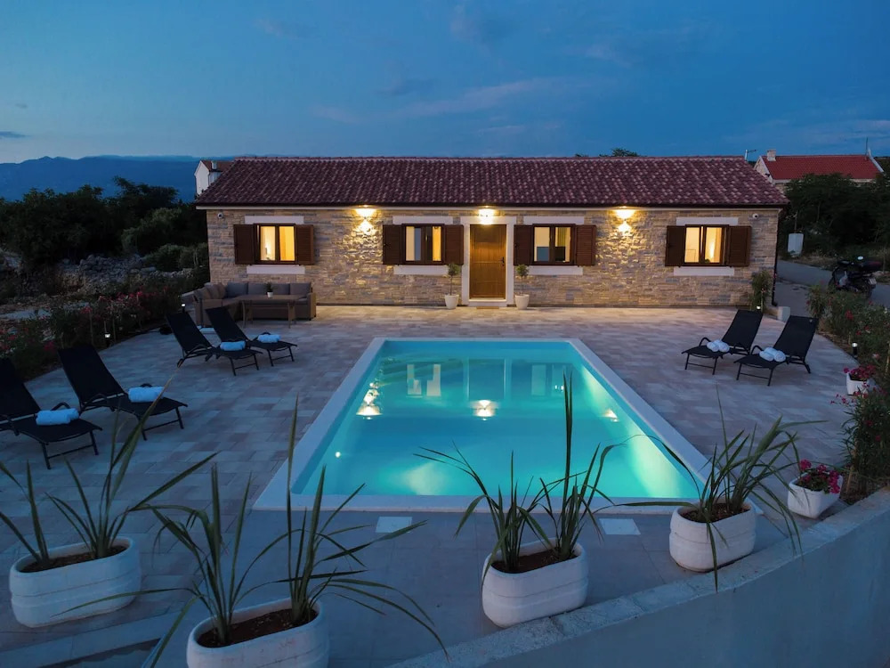 Villa Nika