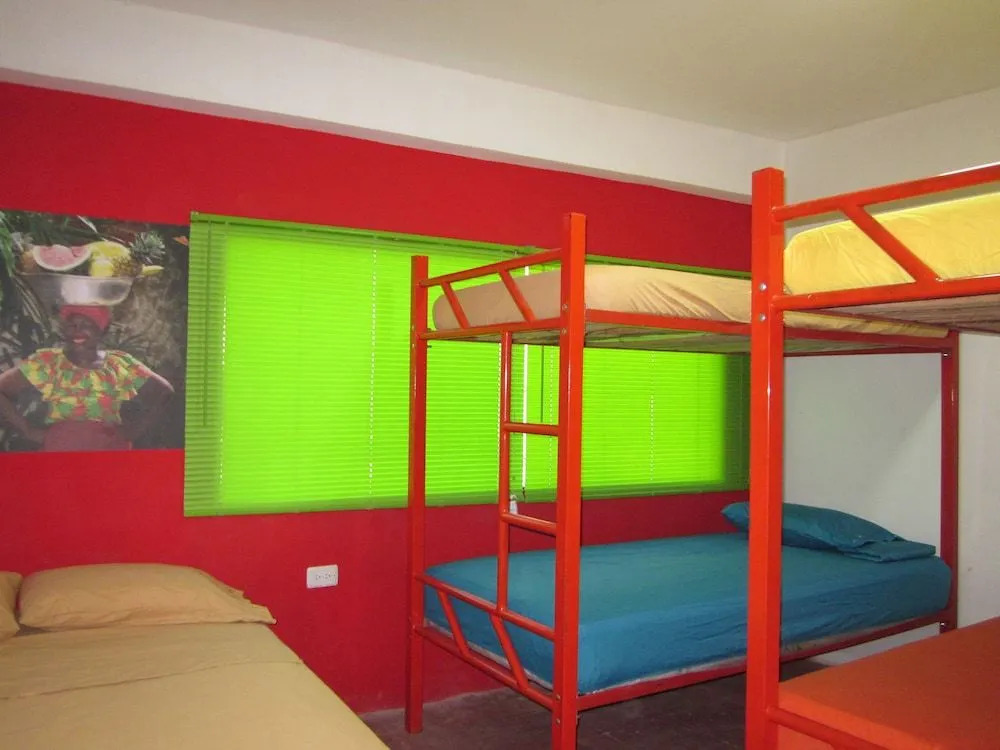 Hostal Caracoles