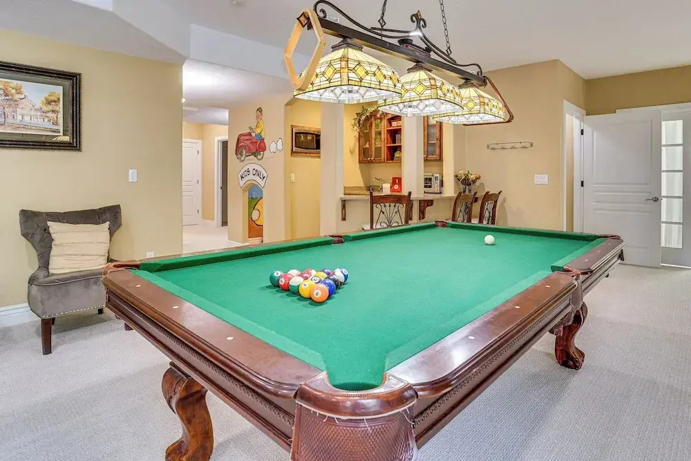 Elegant 6,300-sq-ft Family Home w/ Hot Tub in Orem