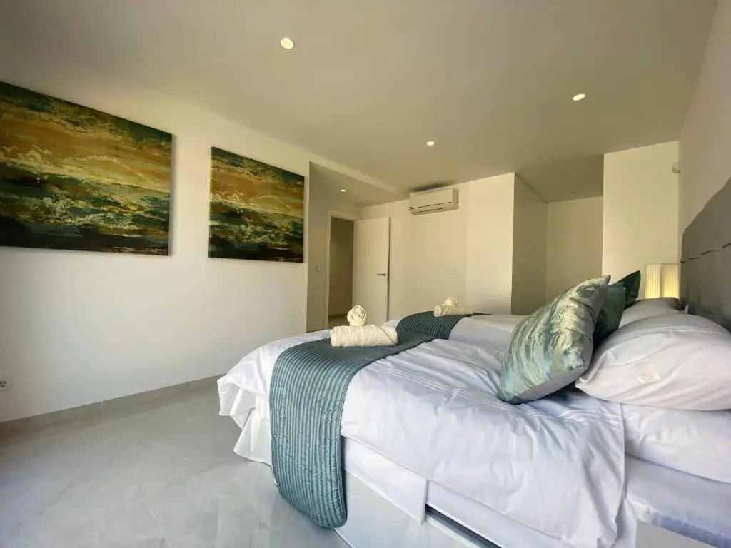 Modern 5 Bed Villa with Pool at Las Colinas LC1