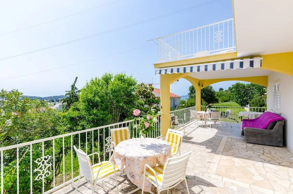 Villa Bind