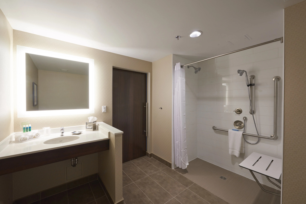 Holiday Inn Express & Suites St. Johns Airport by IHG