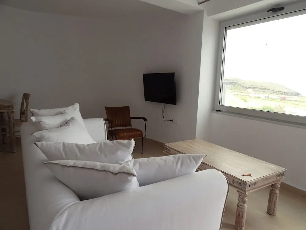 Amara House