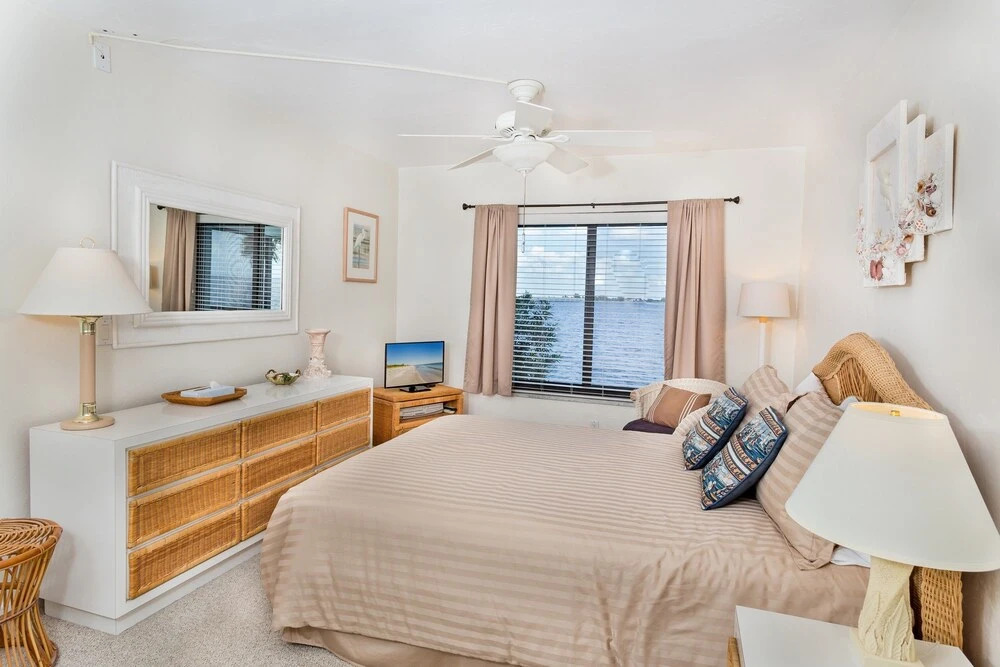 Mariner Point 1082