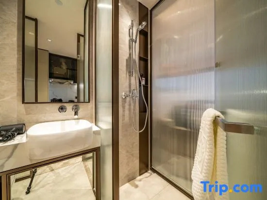 Shiguang ONE International Apartment KKone Futian Port Branch