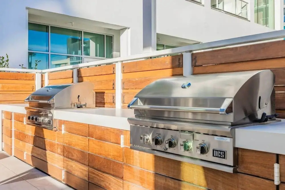 @ Marbella Lane - Sleek Corner Ocean View