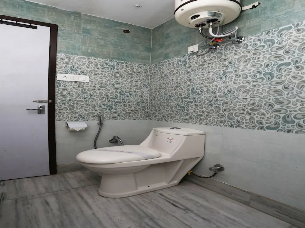 OYO Flagship 17085 Bhagat Residency