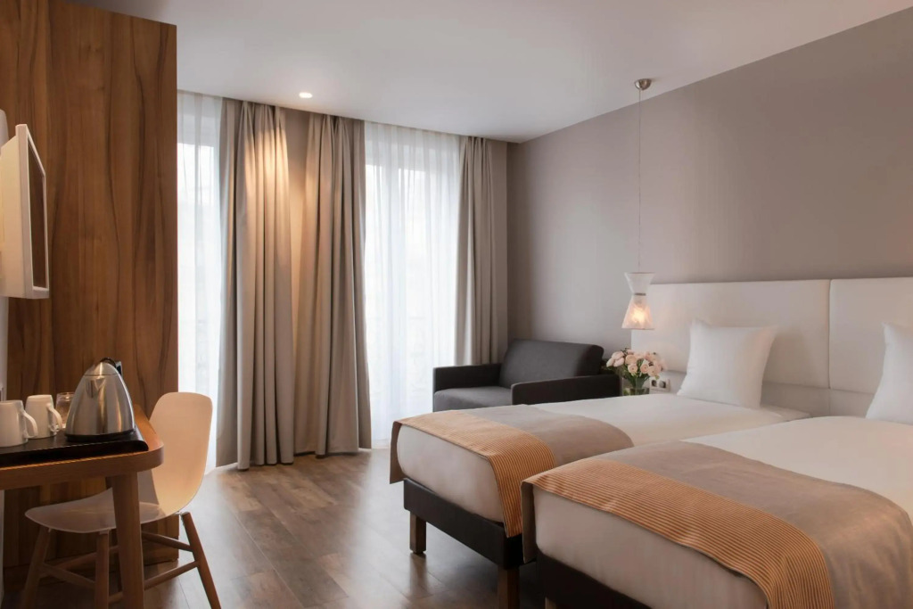 Hotel Magenta 38 by Happyculture