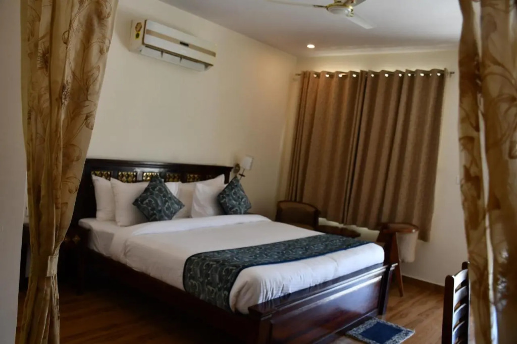 Neelkanth Forest Retreat
