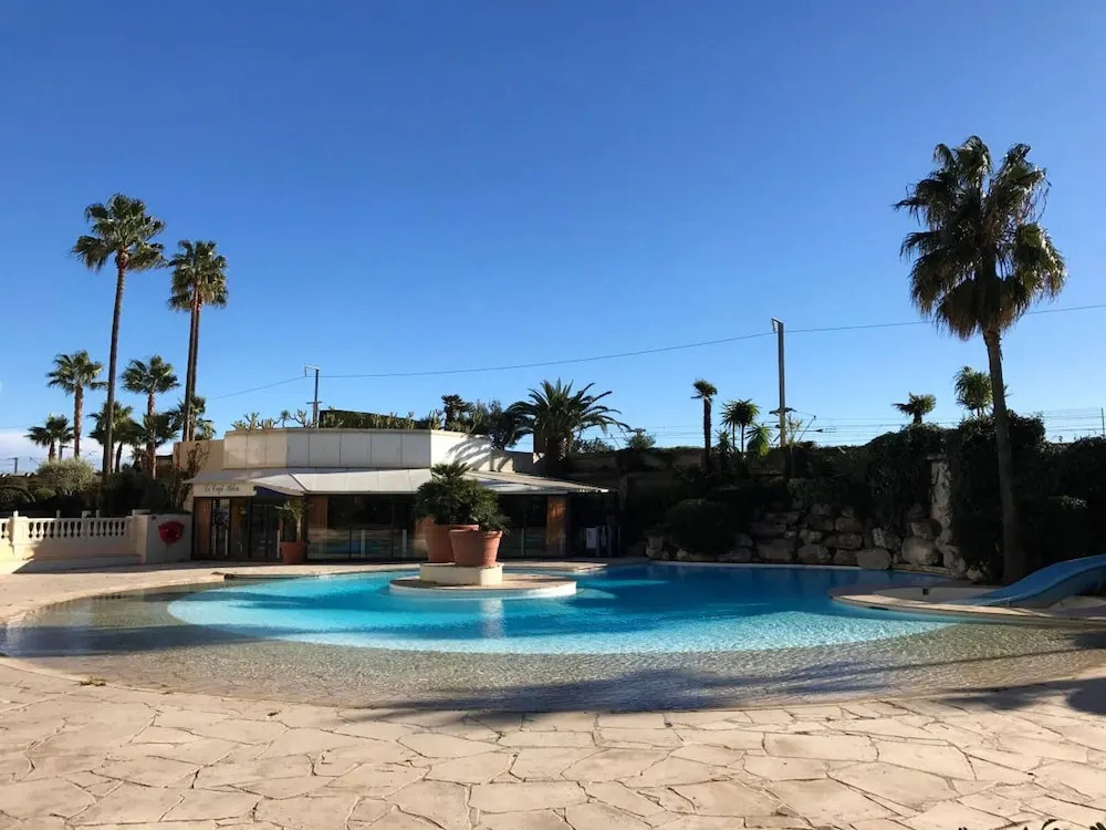Apartment With one Bedroom in Cannes, With Wonderful sea View, Shared Pool, Furnished Terrace - 50 m From the Beach