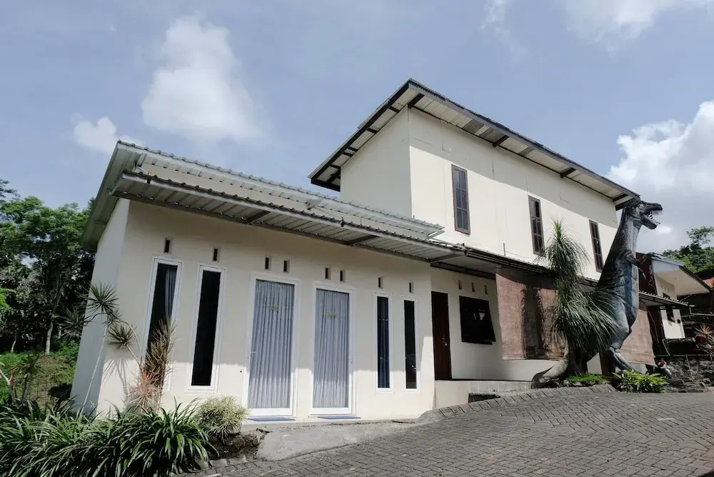 Oyo 668 Lovina Inn