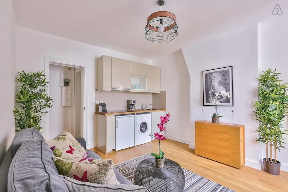 Family Apartment in Buttes Chaumont