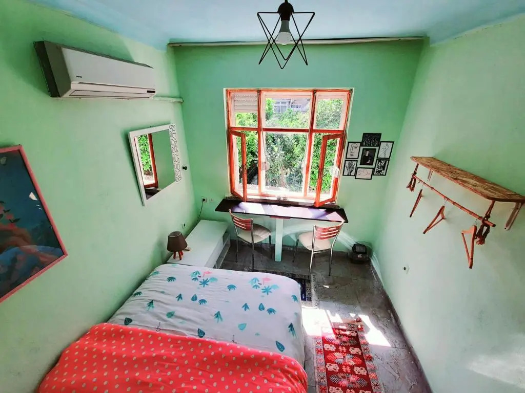hostel vague