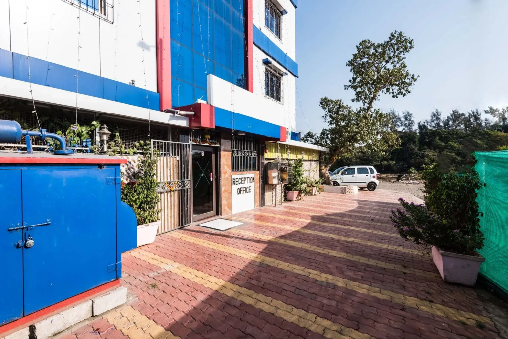 Shreesai Guestline by OYO Rooms