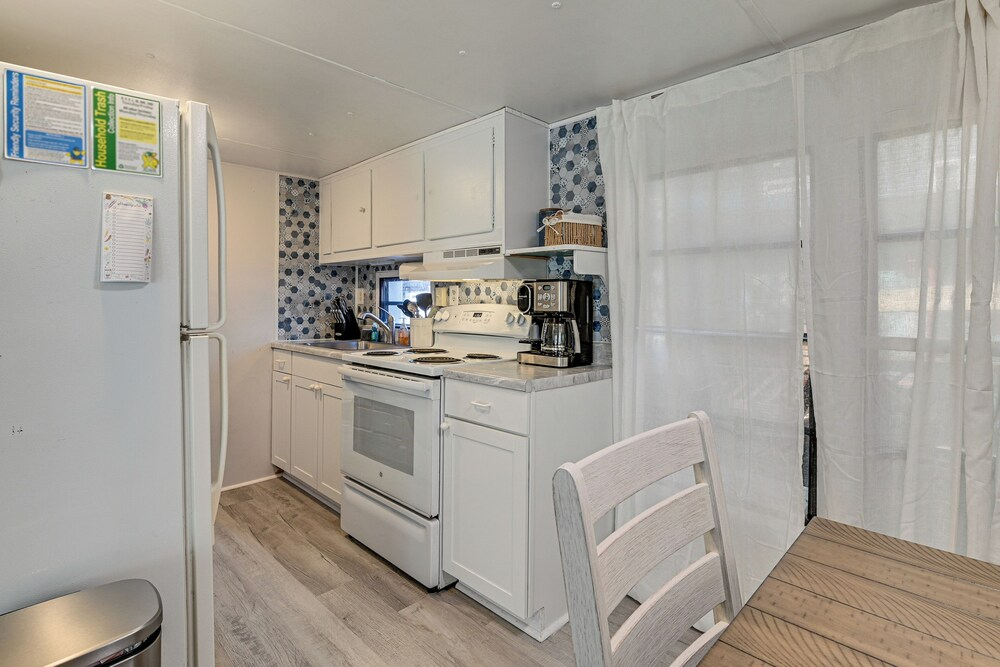 Golf Cart + Beach Access! Ocean Lakes Retreat
