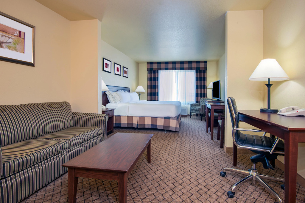 Holiday Inn Express Hotel & Suites El Dorado by IHG