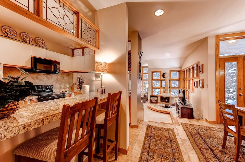 River Glen Condos by CRMR