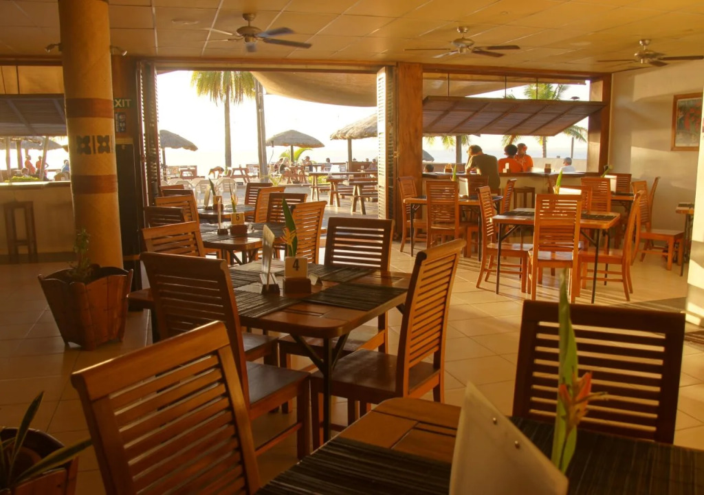 Smugglers Cove Beach Resort & Hotel