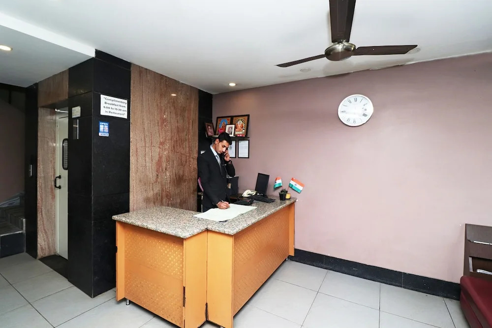 Oyo 28796 Hotel Rajhans