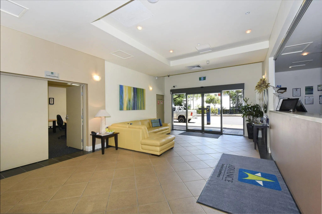 Metro Advance Apartments & Hotel