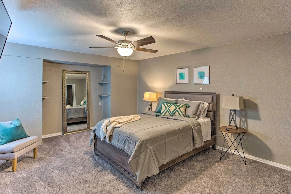 Walk to At&t Stadium: Arlington Home w/ Yard!