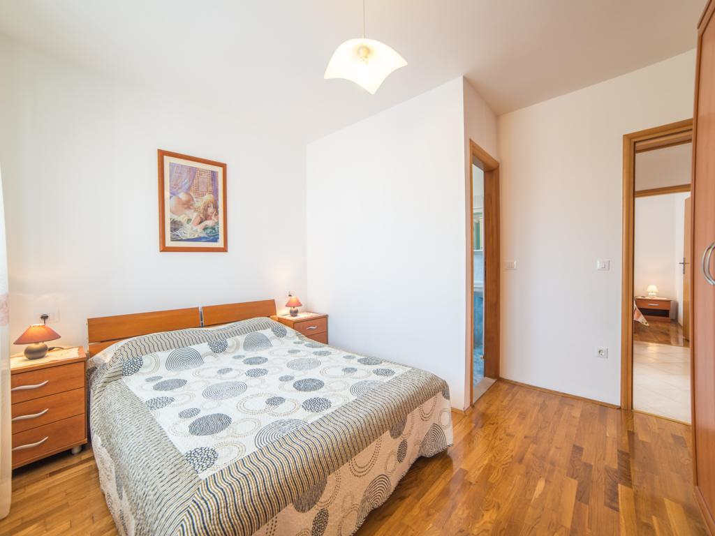 Apartments Silva 469