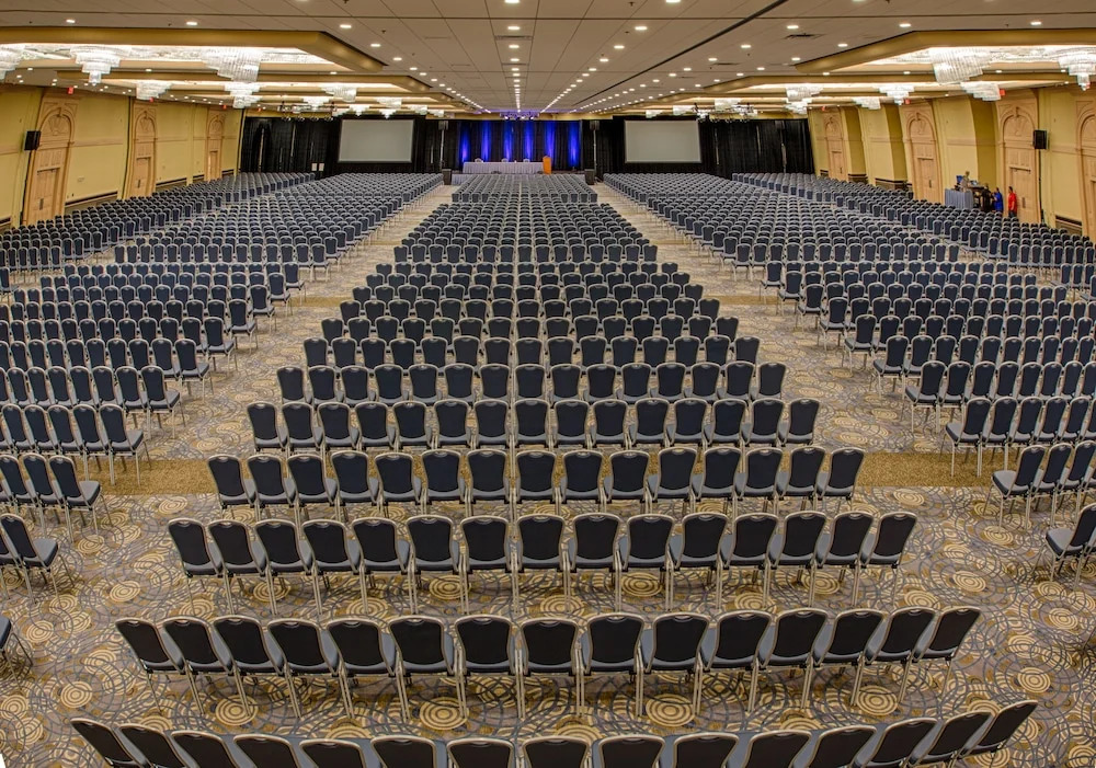 Holiday Inn Express & Suites Chicago OHare Airport by IHG