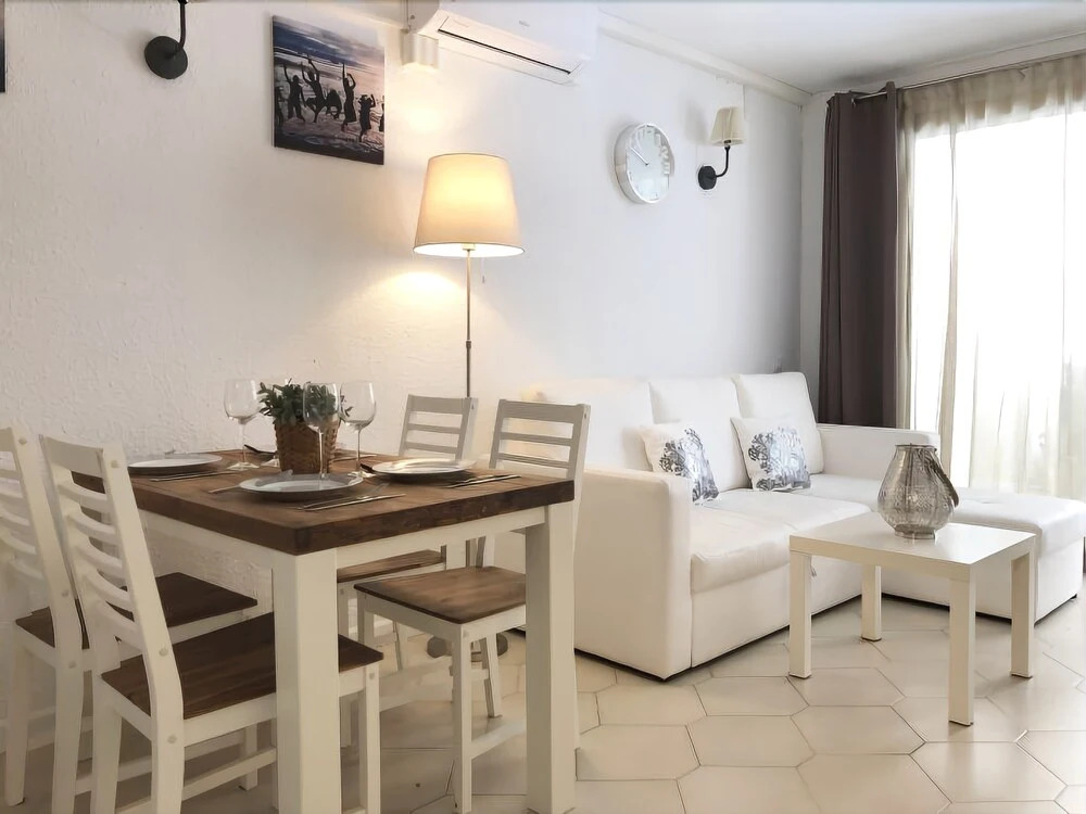 T&H Novelty 113 Family Apartment Salou