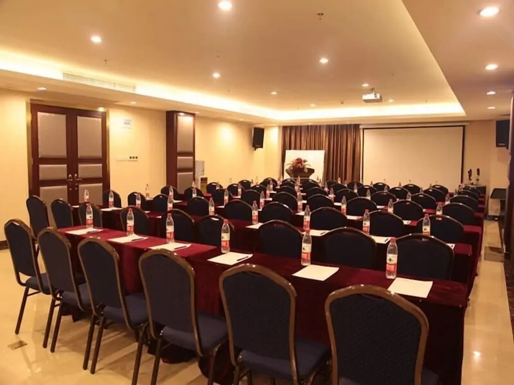 GreenTree Inn Guangdong Guangzhou Baiyun Avenue Yongping Business Hotel