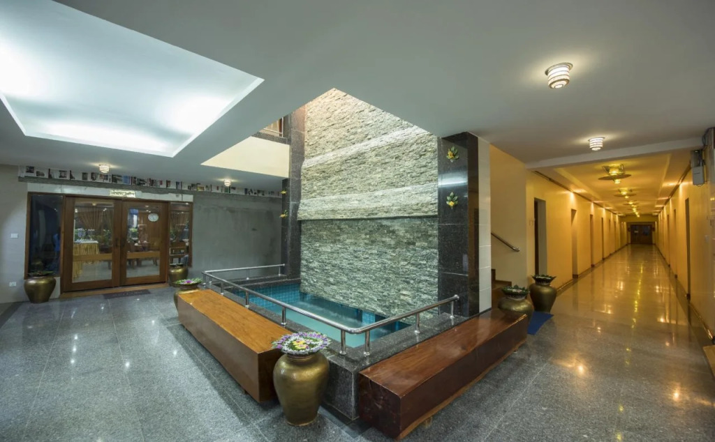 Crown Prince Hotel