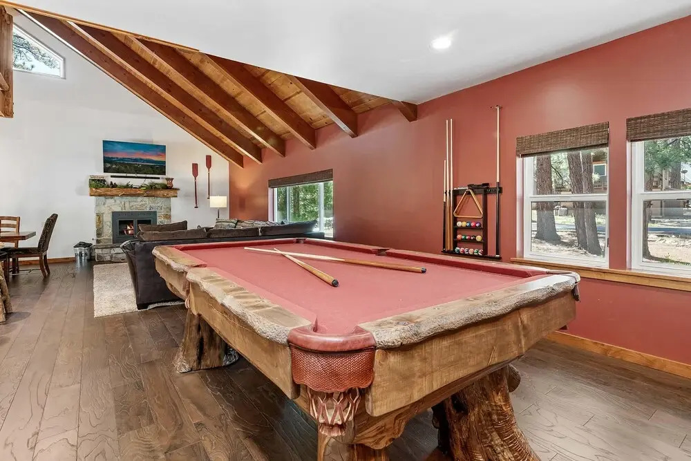 108 - Rustic Ridge Manor