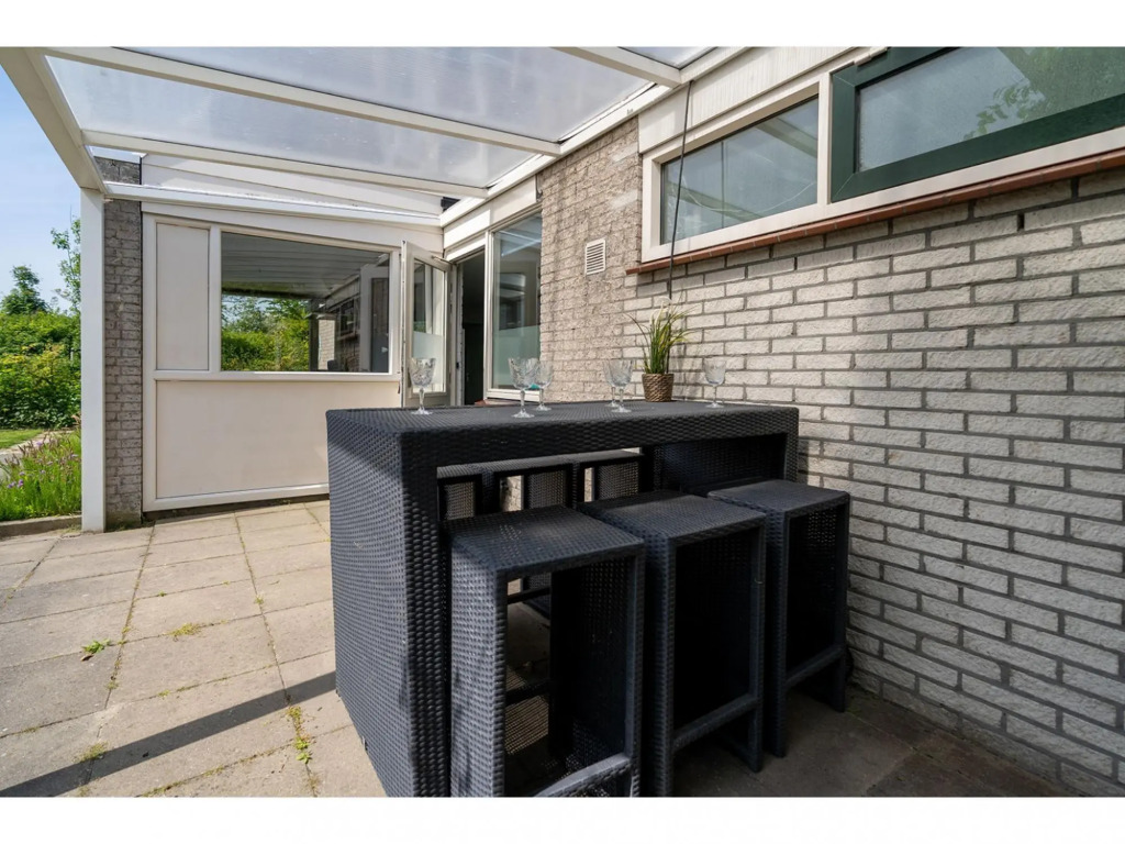 Bungalow in the child-friendly park De Klepperstee near the beach