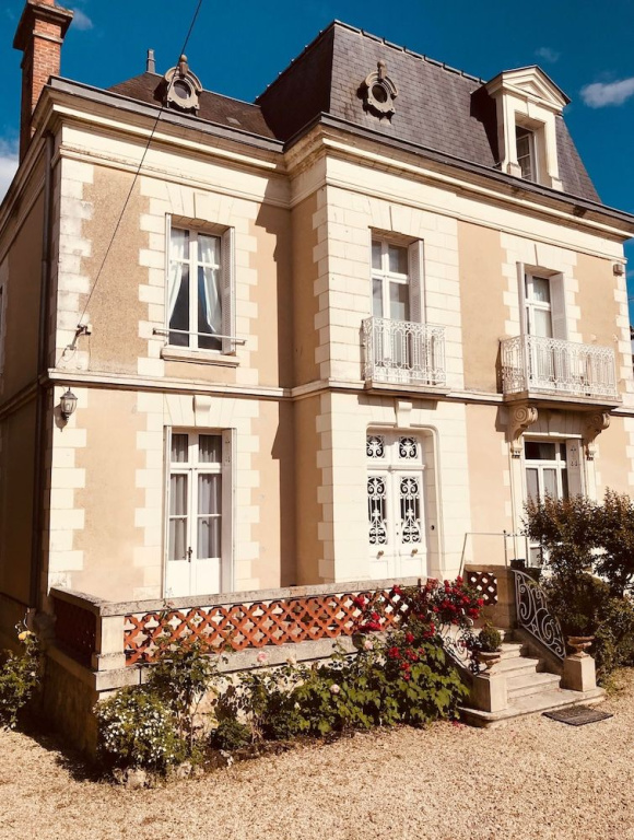 LA MAISON LEONARD