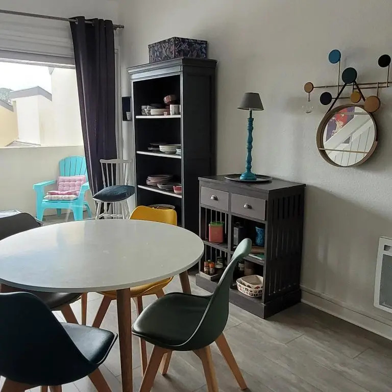 Charmant appartement spacieux proche plage avec piscine