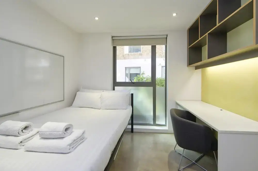 Inviting Student Studio Minutes From City Centre