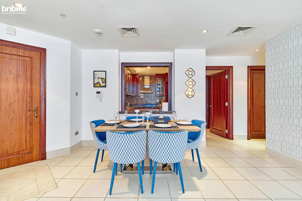 Lux 2B in Oldtown in of DT by Bnbme Homes