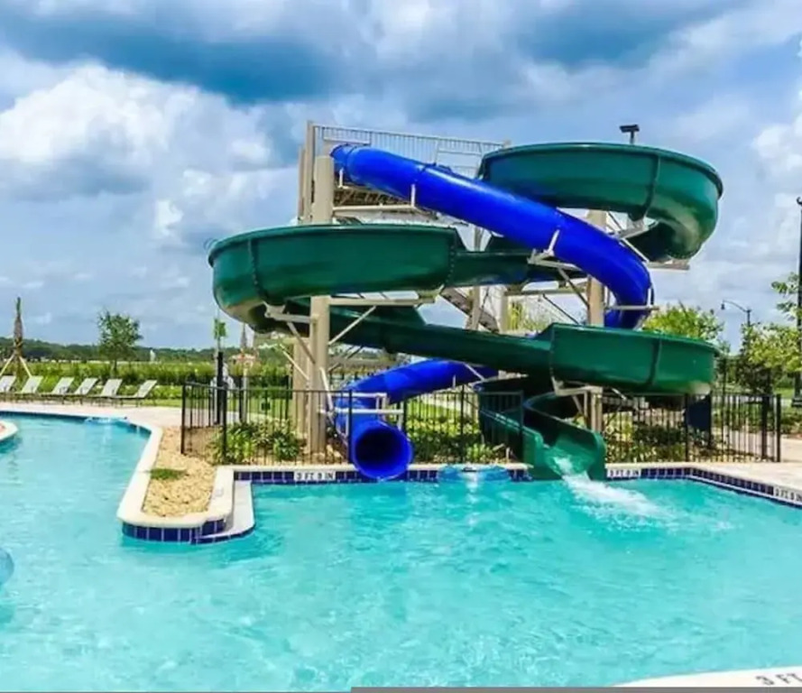 4BR Disney 15 min Pool Resort Access