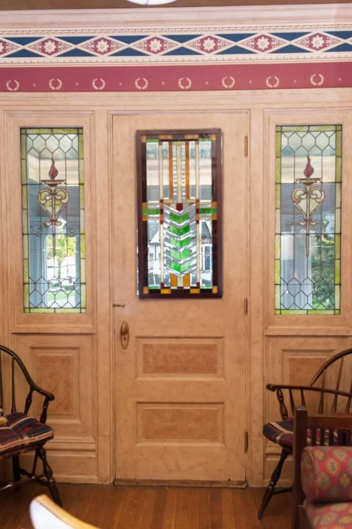 South Broadway Manor B&B - Near Fallingwater, Ohiopyle State Park, Hiking & Biking trails GAP