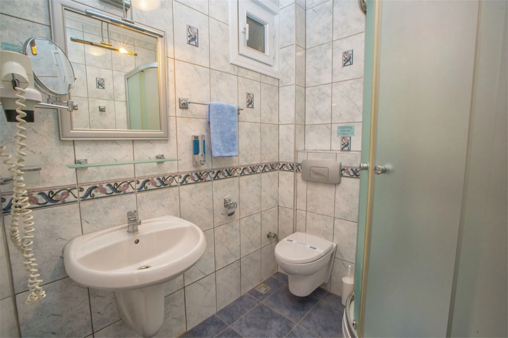Hadrian Hotel