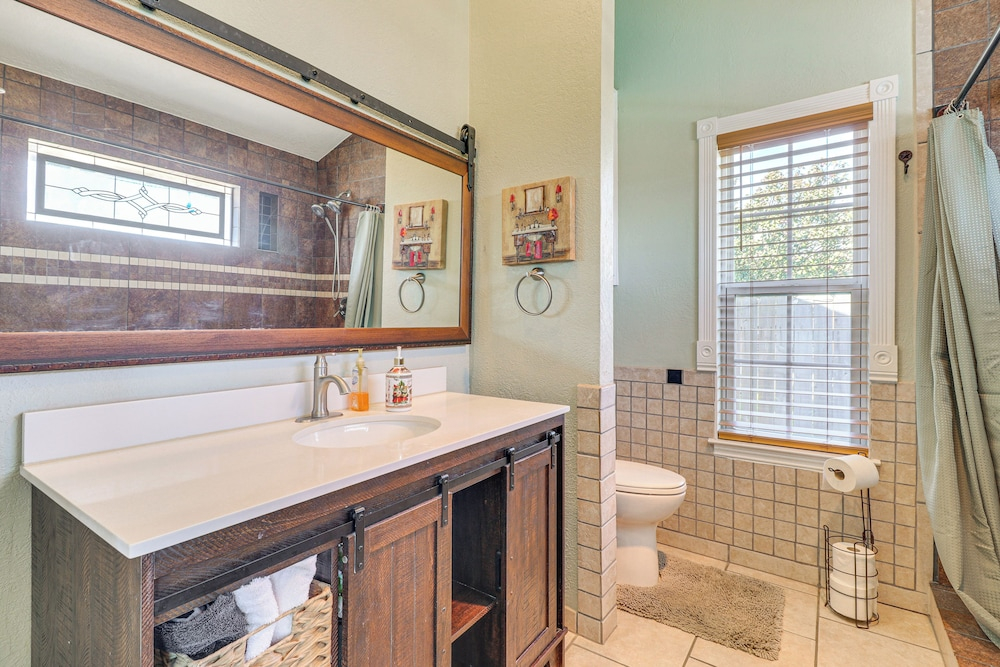 Hot Tub, Pool, & Fire Pit: Gorgeous Hutto Home