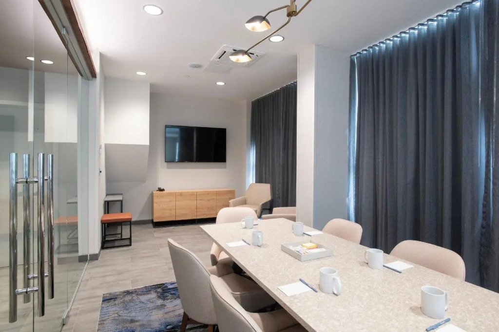 Comfort Suites Newport