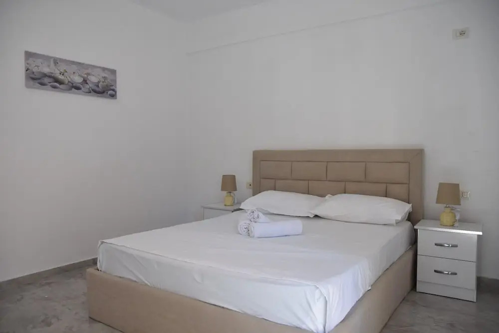 Romina Apartments